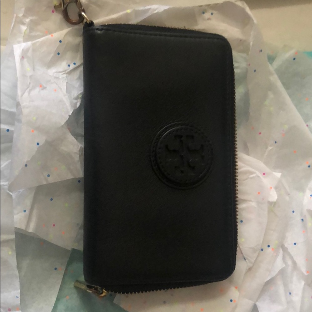 TORY BURCH Zip Wallet Wristlet